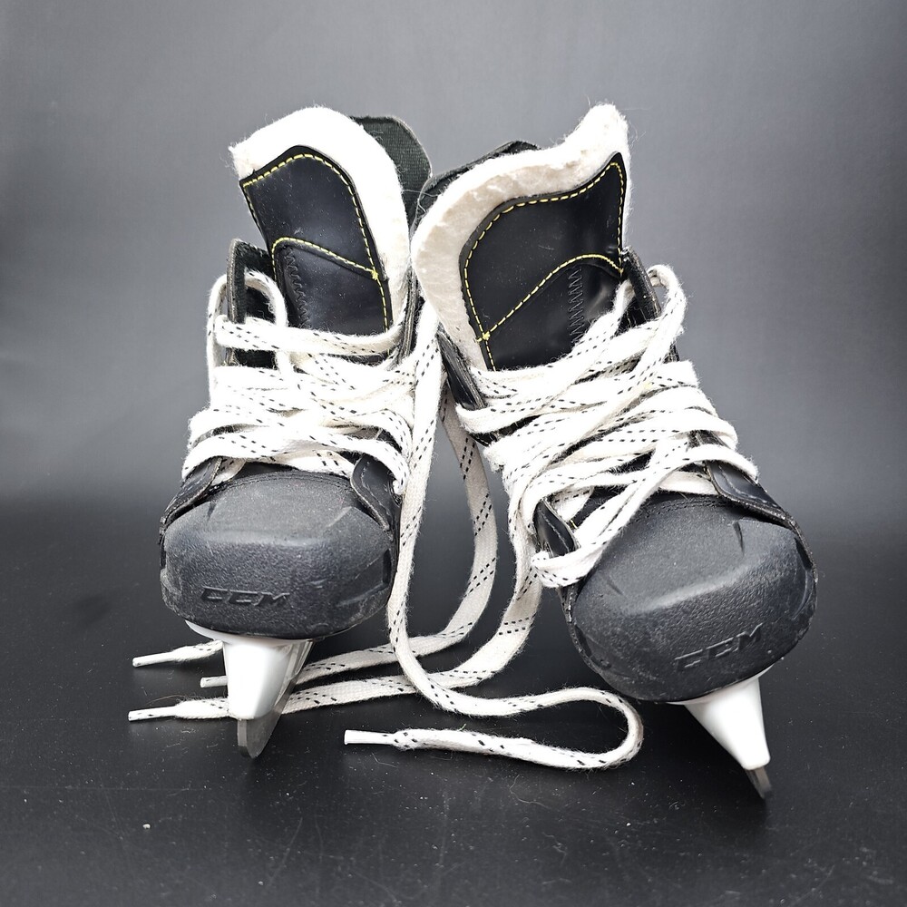 CCM Tacks 9040 Ice Hockey Ice Skates Junior Size 9y